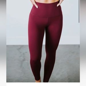 Lily & Lottie Langford Leggings. Wine. Size small.
